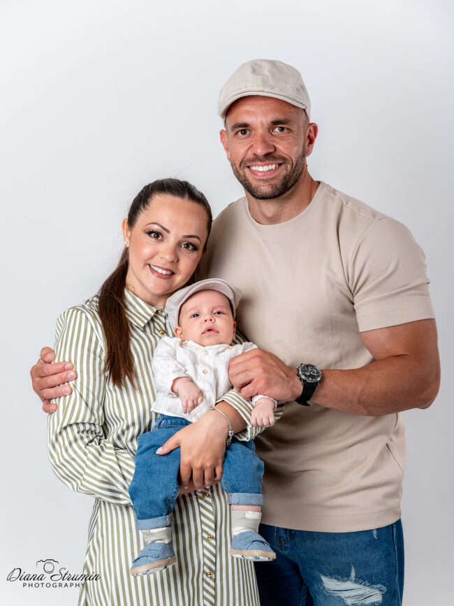 semeina-fotosesiya-v-studio-fotograf-sofiya