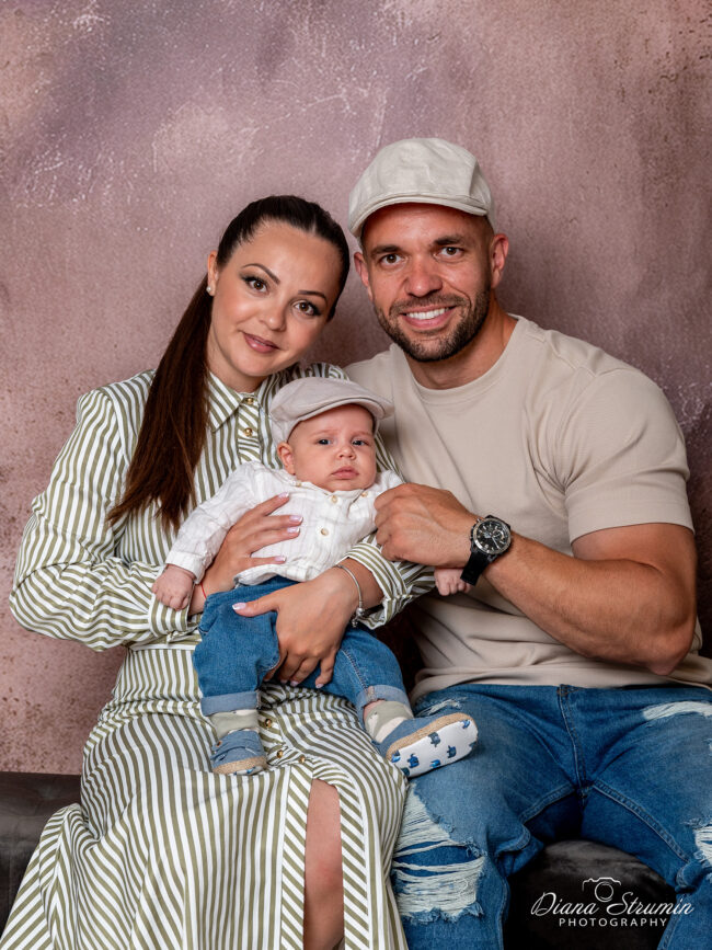 semeina-fotosesiya-v-studio-fotograf-sofiya